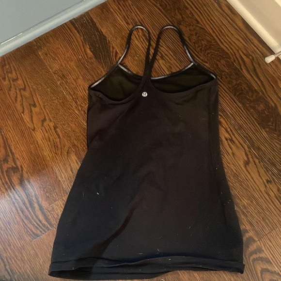 Black lulu lemon fitted Flow Y tank - Picture 2 of 3